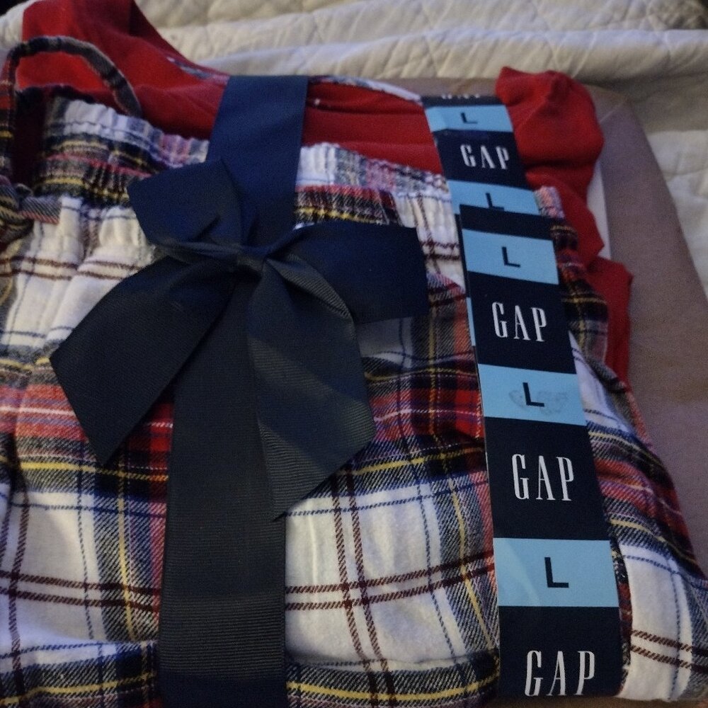 Gap ladies pajamas set large nwt.